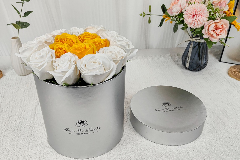 Cylindrical Flower Boxes3.jpg