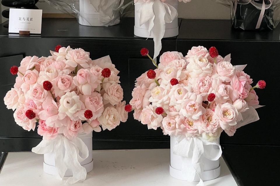 Cylindrical Flower Boxes11.jpg